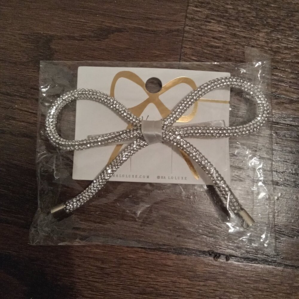 Halo Luxe Ice Crystal Bow Hair Clip- Silver